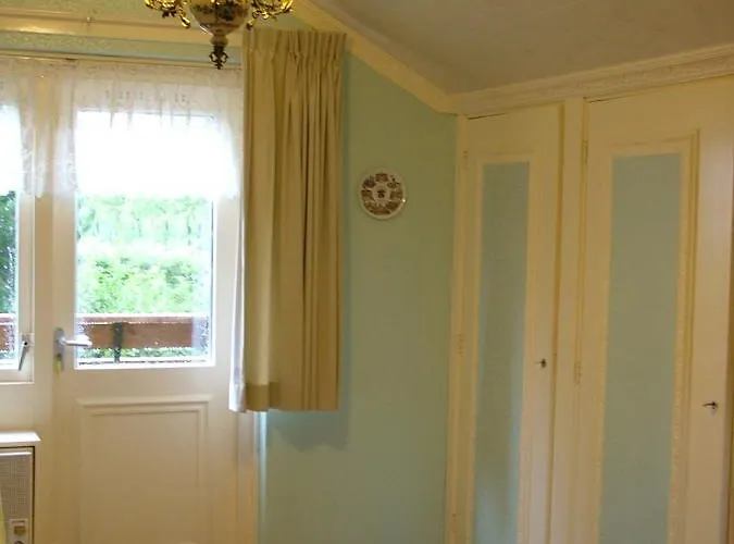 Elbahof, Goed En Goedkoop! Bed & Breakfast *